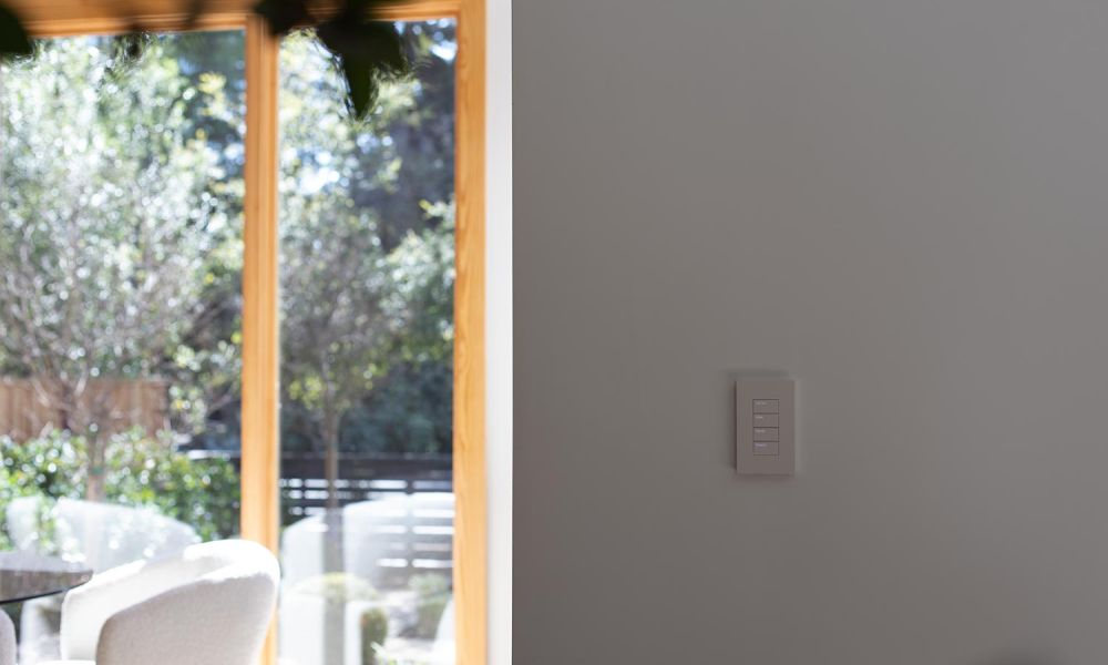 Sunlit room with a wall-mounted smart control switch